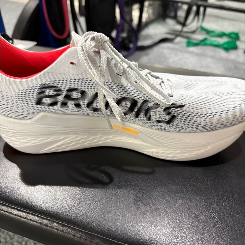 Brooks Hyperion Max White with Red and Orange Gradient - Picture 3 of 5